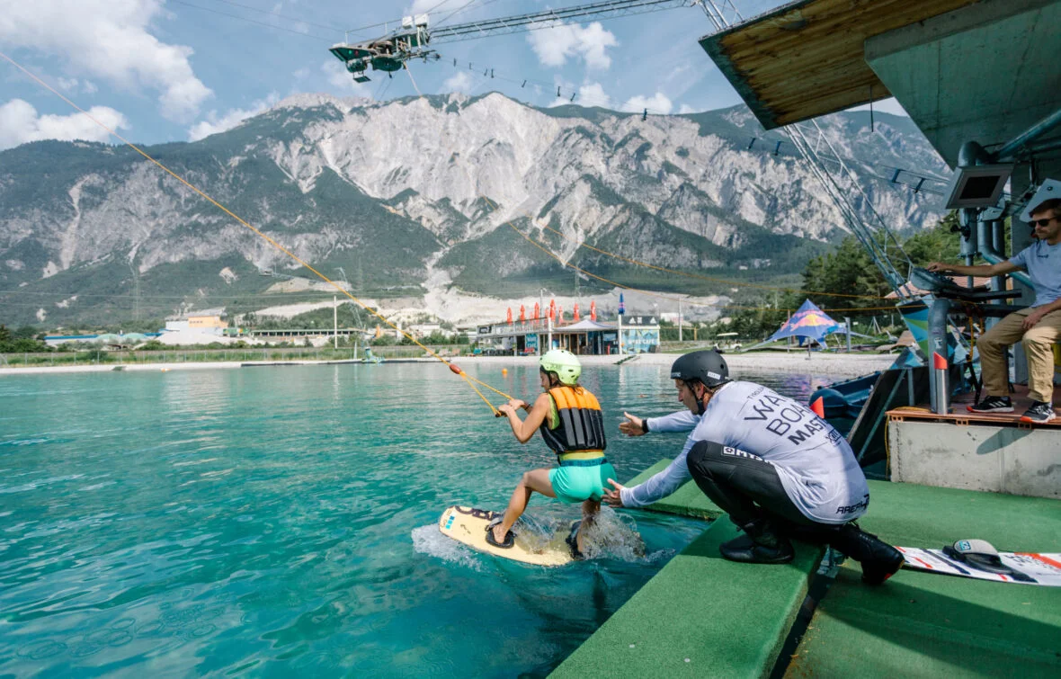 area47-aktivitaeten-wake-area-wakeboard-wake-school-basic-oetztal-tirol-01-1180x755